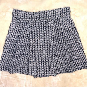 Banana Republic “faux cable knit”‎ skort- sz 0